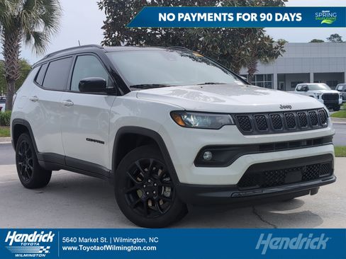 Used 2023 Jeep Compass Altitude w/ Sun and Sound Group image 1