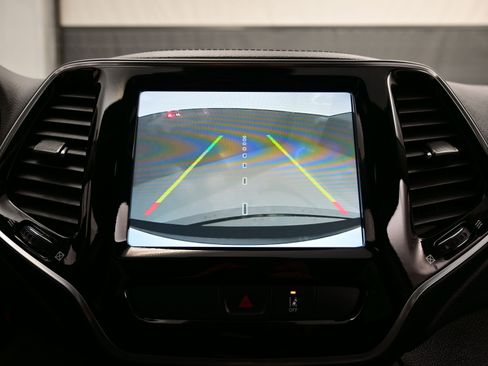 Used 2022 Jeep Cherokee Limited image 20