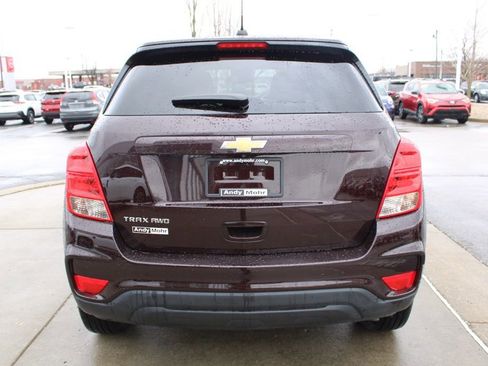 Used 2021 Chevrolet Trax LS w/ Tint and Cruise Package image 8
