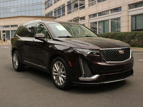 Used 2021 Cadillac XT6 Premium Luxury image 1