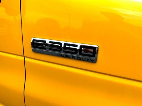 Used 2019 Ford E-350 and Econoline 350 Super Duty image 28
