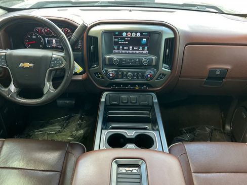 Used 2017 Chevrolet Silverado 1500 High Country image 4