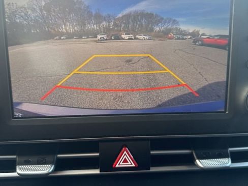 Used 2023 Hyundai Elantra SEL w/ Preferred Accessory Package image 20