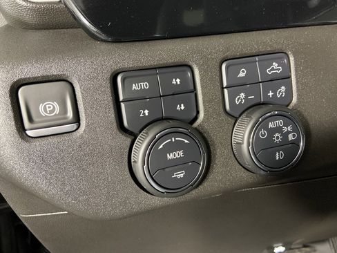 Used 2025 Chevrolet Silverado 1500 High Country w/ High Country Premium Package image 10