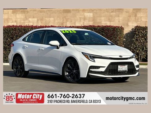 Used 2025 Toyota Corolla SE image 1