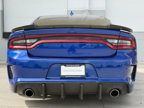 Used 2019 Dodge Charger Scat Pack RWD image 5