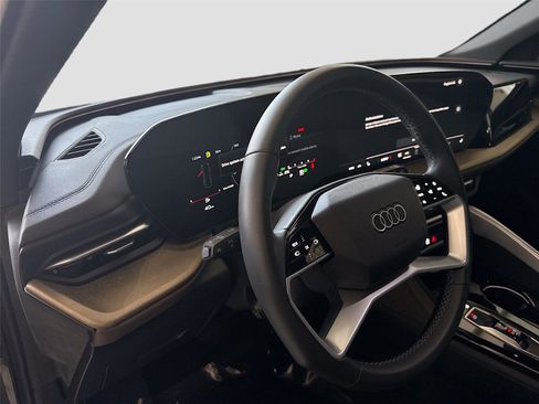 Certified 2025 Audi Q5 Premium w/ Convenience Package AWD/4WD image 9