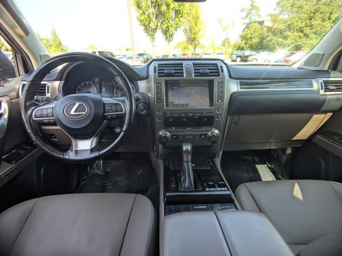 Used 2020 Lexus GX 460 Premium w/ Premium Package AWD/4WD image 18