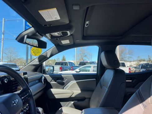 Certified 2024 Chevrolet Colorado ZR2 w/ ZR2 Convenience Package III image 12