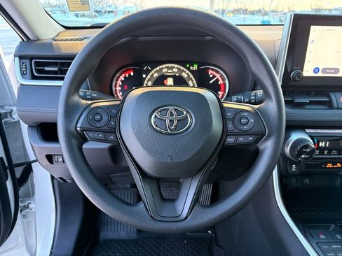 Used 2025 Toyota RAV4 XLE image 21
