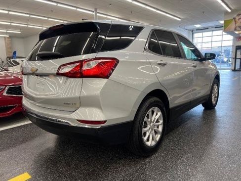Used 2021 Chevrolet Equinox LT w/ Driver Convenience Package AWD/4WD image 6