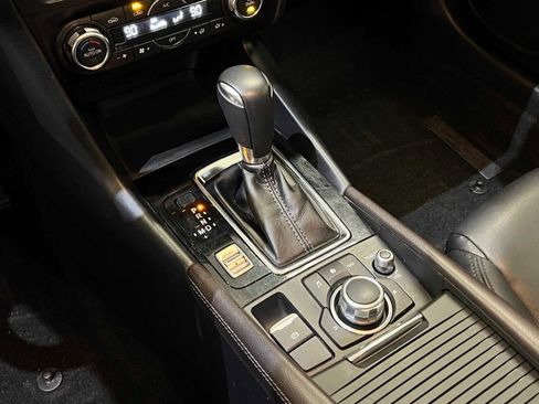 Used 2017 MAZDA MAZDA3 Touring w/ Popular Equipment Package image 23