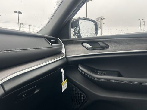 New 2025 Jeep Grand Cherokee L Limited w/ Black Appearance Package image 25