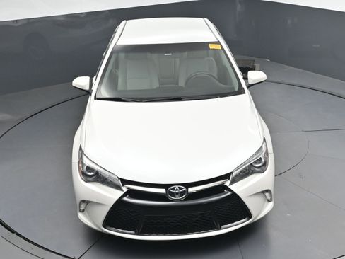 Used 2017 Toyota Camry SE image 30