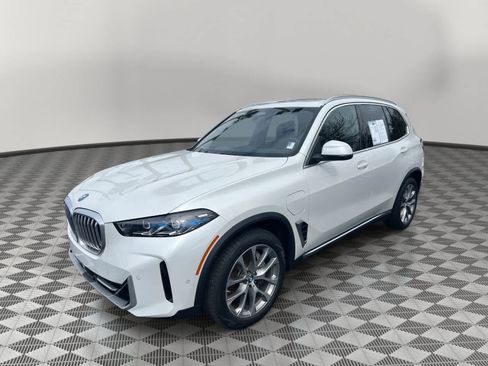 Certified 2025 BMW X5 xDrive50e w/ Premium Package image 2