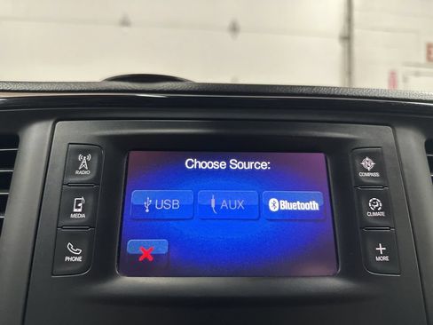 Used 2017 Chrysler Pacifica Touring-L FWD image 31