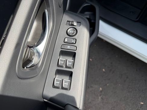 Used 2025 Honda Pilot EX-L image 13