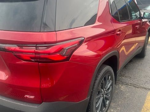 Used 2023 Chevrolet Traverse RS AWD/4WD image 4