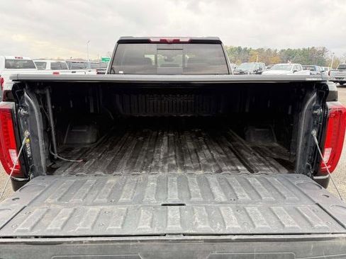 Used 2022 GMC Sierra 2500 Denali w/ Denali Black Diamond Edition image 9
