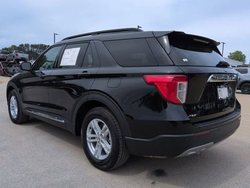 Certified 2024 Ford Explorer XLT w/ Equipment Group 202A RWD image 7