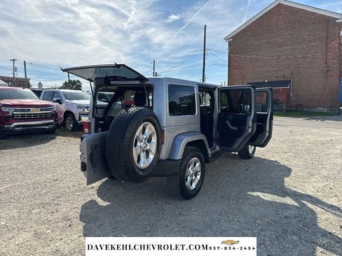 Used 2015 Jeep Wrangler Unlimited Sahara AWD/4WD image 31