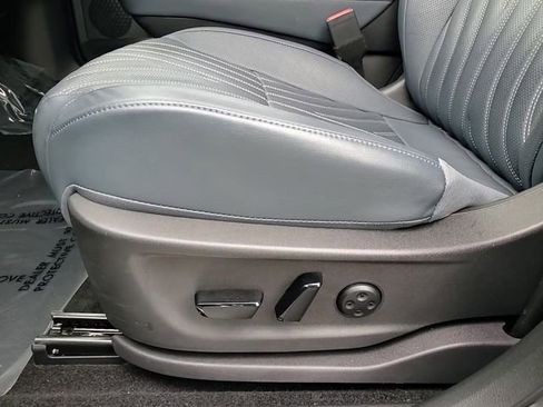 Used 2023 Nissan Ariya image 14