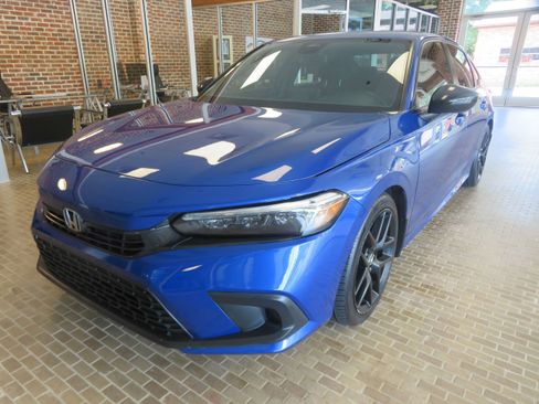 Used 2023 Honda Civic Sport image 1