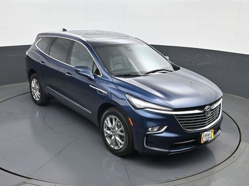 Used 2023 Buick Enclave Premium w/ Experience Buick Package FWD image 16