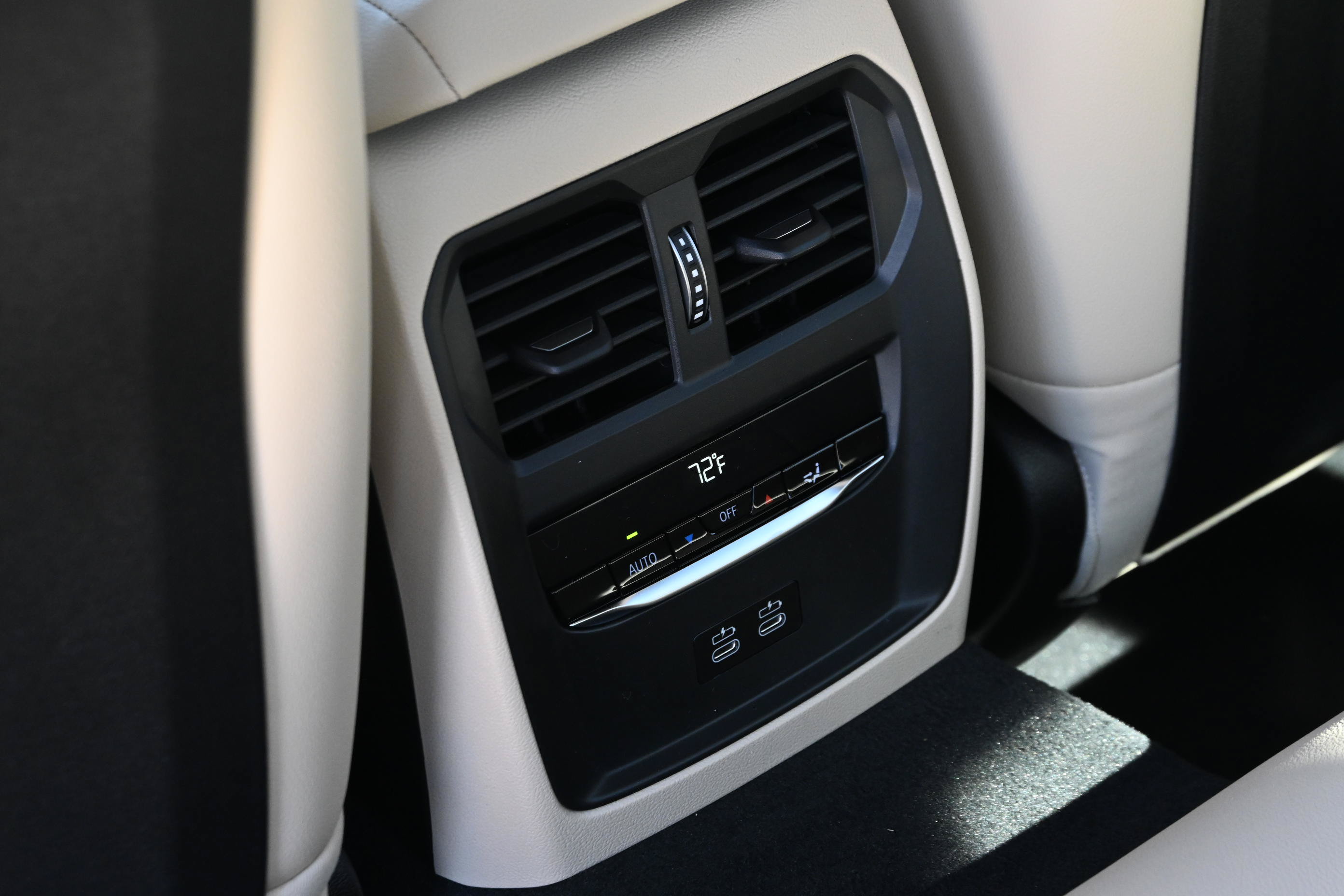 Used 2026 BMW 330i Sedan w/ Premium Package RWD image 24