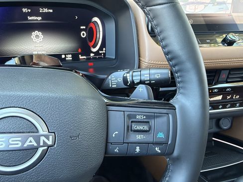 Used 2025 Nissan Rogue Platinum w/ Tech Package FWD image 28