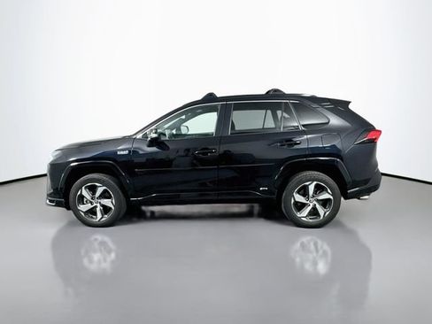 Used 2024 Toyota RAV4 SE w/ Weather & Moonroof Package AWD/4WD image 3
