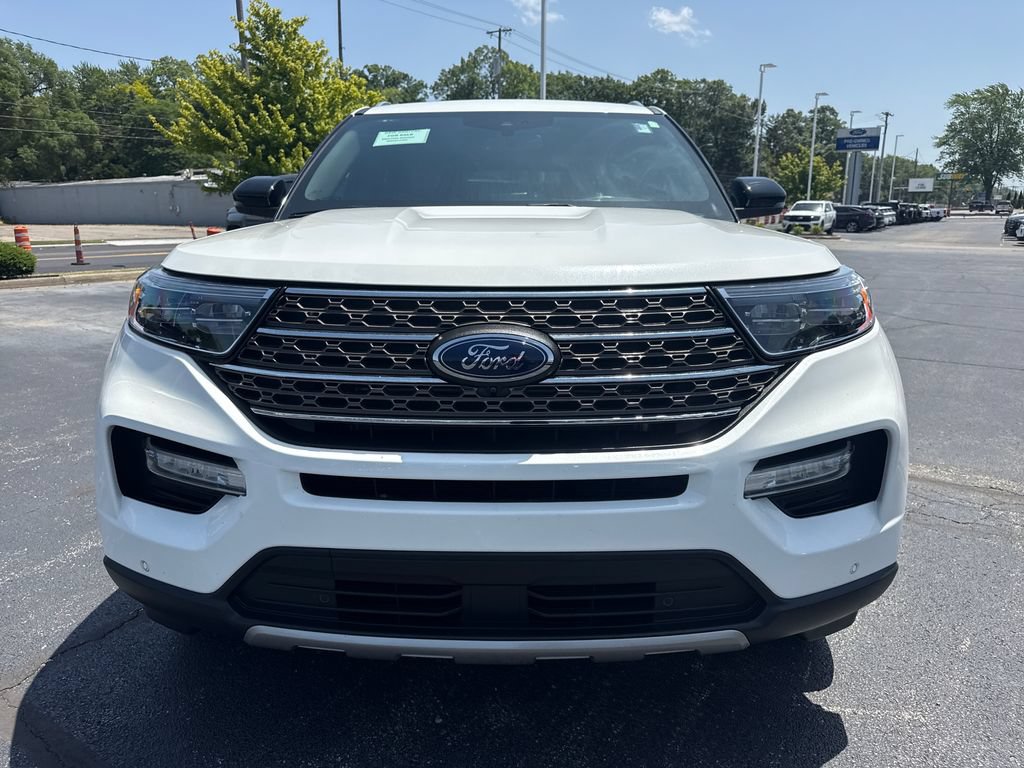 Used 2024 Ford Explorer King Ranch w/ Technology Package AWD/4WD image 3
