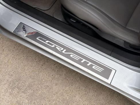 Used 2017 Chevrolet Corvette Stingray Coupe RWD image 7
