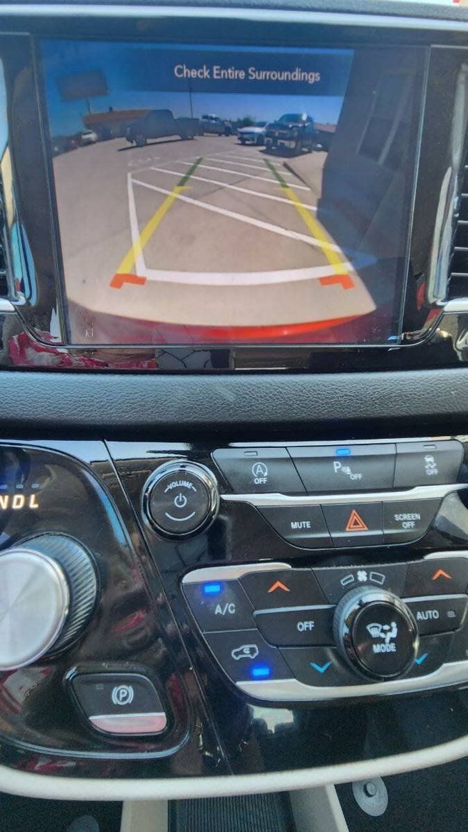Used 2020 Chrysler Pacifica Touring-L Plus w/ Tire & Wheel Group FWD image 15