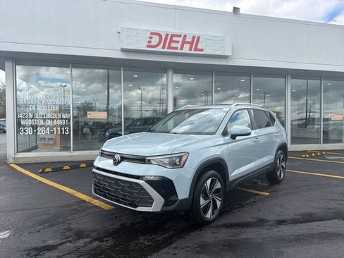New 2026 Volkswagen Taos SE AWD/4WD image 1