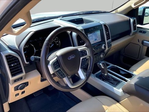 Used 2019 Ford F150 Lariat w/ Equipment Group 502A Luxury AWD/4WD image 18