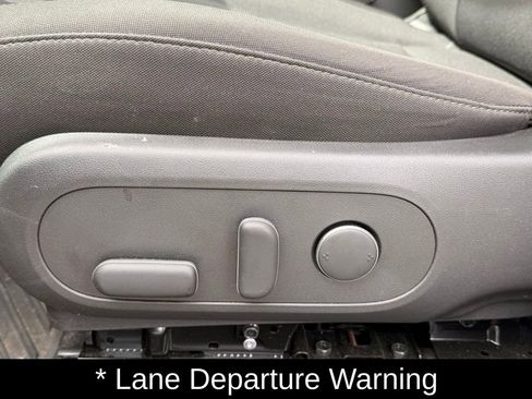 Used 2025 Hyundai Kona SEL AWD/4WD image 16
