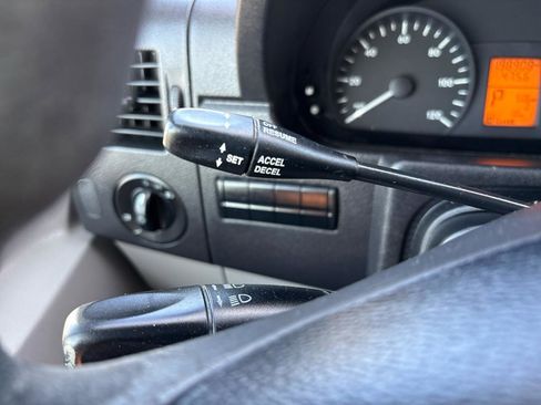 Used 2016 Mercedes-Benz Sprinter 2500 image 12