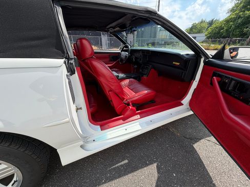 Used 1992 Chevrolet Camaro Z28 RWD image 29