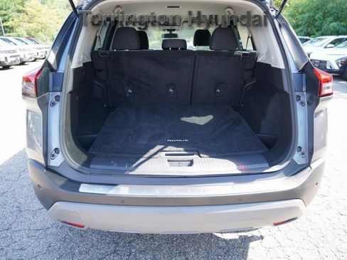 Used 2022 Nissan Rogue SV image 12