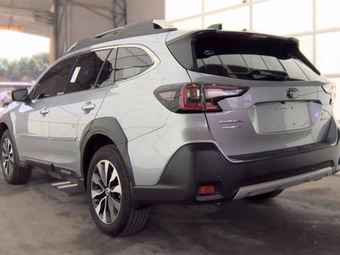 Used 2025 Subaru Outback Touring XT AWD/4WD image 13