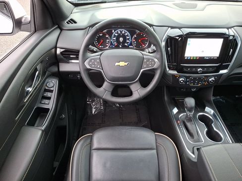 Used 2023 Chevrolet Traverse Premier AWD/4WD image 12