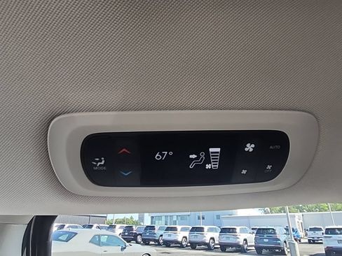 Certified 2022 Chrysler Pacifica Touring-L FWD image 27