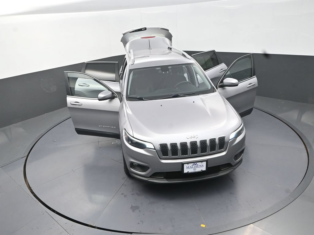 Used 2019 Jeep Cherokee Latitude w/ Popular Appearance Group AWD/4WD image 29