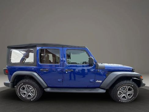 Used 2018 Jeep Wrangler Unlimited Sport S AWD/4WD image 4