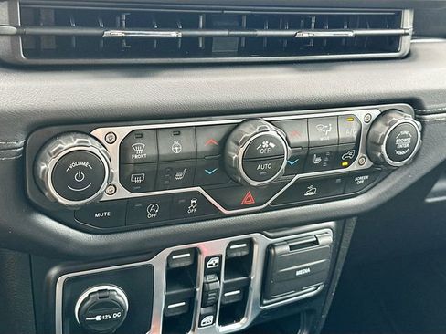 Used 2024 Jeep Wrangler Sahara w/ Technology Group image 16