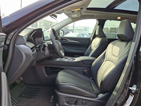 Certified 2025 INFINITI QX60 Luxe image 14