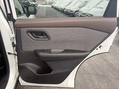 Used 2021 Nissan Rogue S image 12