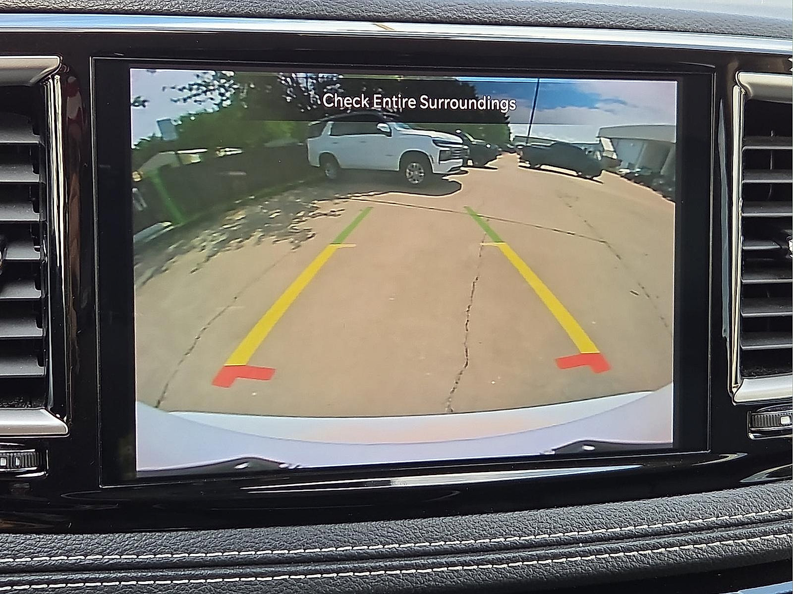 Used 2024 Chrysler Pacifica Limited FWD image 17
