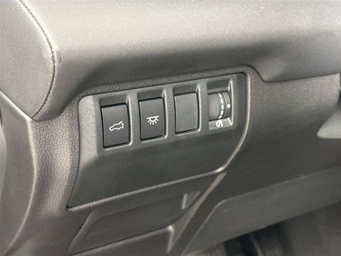 Used 2023 Subaru Ascent Touring AWD/4WD image 16